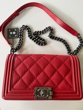 CHANEL Boy Bag Medium Red Quilted Leather Aged Silver Hardware AUTHENTIC Flap
